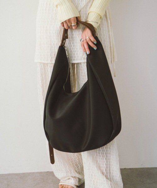 DRWCYS（ドロシーズ）の「バイカラーバッグ（ショルダーバッグ・レディース・グレー/ブラック・FREE）」の14枚目の写真