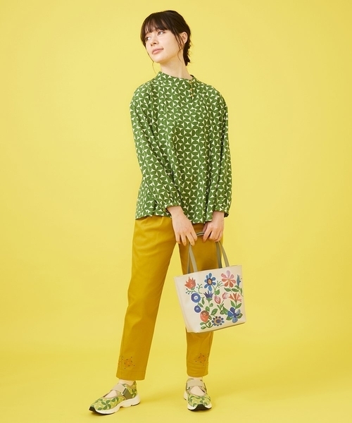 Jocomomola(ホコモモラ)の「カラーツイル 刺繍入りテーパードパンツ(その他パンツ・レディース・グリーン/イエロー・42/40)」の21枚目の写真