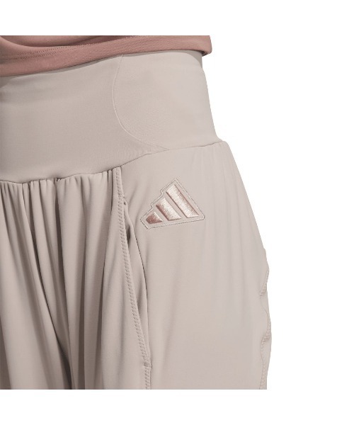 adidas(アディダス)の「アディダス adidas Lux AC アンクルパンツ(その他パンツ・レディース・ブラック/オリーブ/スモークピンク・S/M/L/XL)」の16枚目の写真