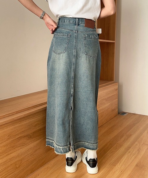 aimoha(アイモハ)の「【aimoha】フリンジヘムデニムマキシスカート(デニムスカート・レディース・ブルー・LARGE/X-LARGE/SMALL/MEDIUM)」の11枚目の写真