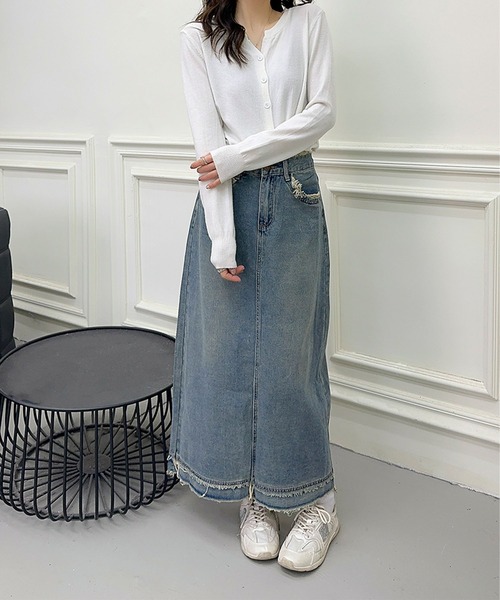 aimoha(アイモハ)の「【aimoha】フリンジヘムデニムマキシスカート(デニムスカート・レディース・ブルー・LARGE/X-LARGE/SMALL/MEDIUM)」の4枚目の写真