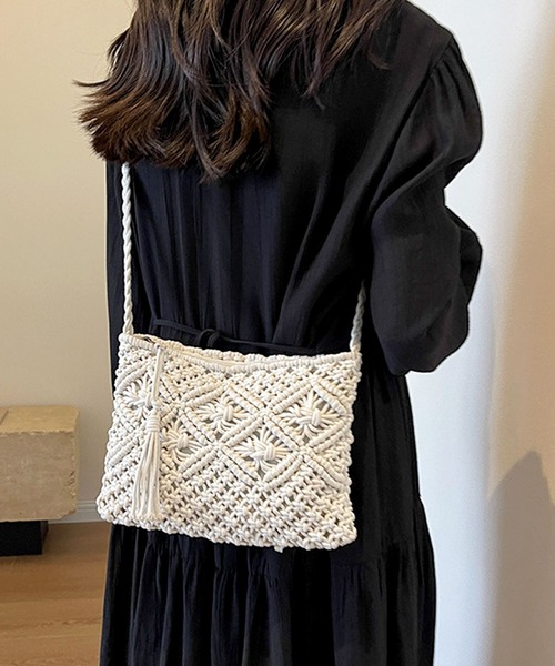 florist（フローリスト）の「タッセル付きクロシェショルダーバッグ（かごバッグ・レディース・ブラック/ライトブラウン/ホワイト・FREE）」の5枚目の写真