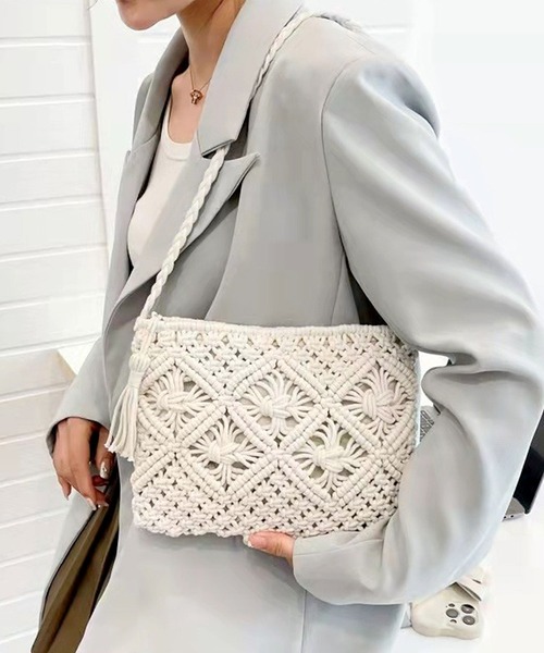 florist（フローリスト）の「タッセル付きクロシェショルダーバッグ（かごバッグ・レディース・ブラック/ライトブラウン/ホワイト・FREE）」の7枚目の写真