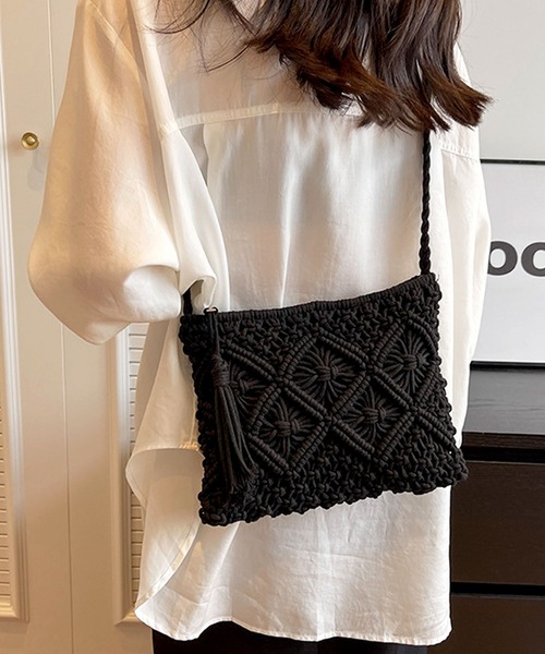 florist（フローリスト）の「タッセル付きクロシェショルダーバッグ（かごバッグ・レディース・ブラック/ライトブラウン/ホワイト・FREE）」の8枚目の写真