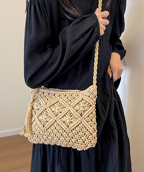 florist（フローリスト）の「タッセル付きクロシェショルダーバッグ（かごバッグ・レディース・ブラック/ライトブラウン/ホワイト・FREE）」の11枚目の写真