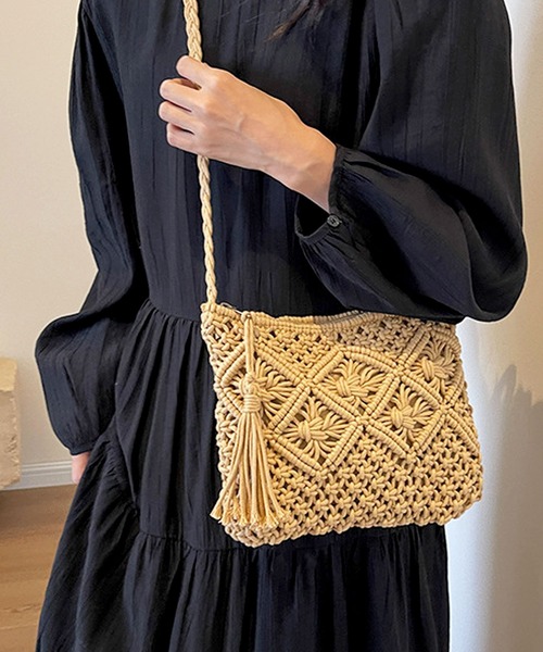 florist（フローリスト）の「タッセル付きクロシェショルダーバッグ（かごバッグ・レディース・ブラック/ライトブラウン/ホワイト・FREE）」の13枚目の写真