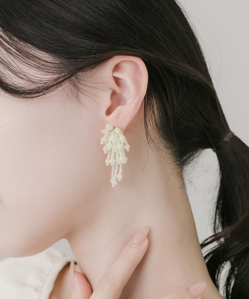 SMELLY(スメリー)の「ビーズシャワーピアス(ピアス(両耳用)・レディース・アイボリー・-)」の4枚目の写真