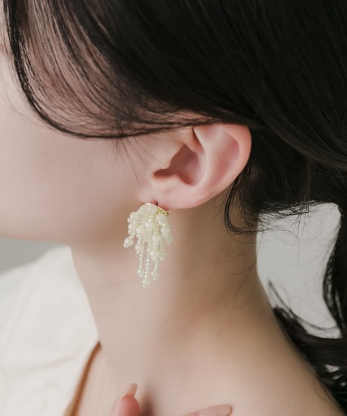SMELLY(スメリー)の「ビーズシャワーピアス(ピアス(両耳用)・レディース・アイボリー・-)」の5枚目の写真