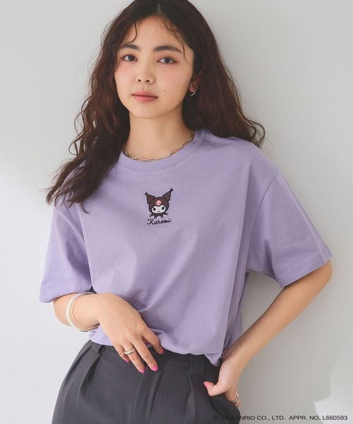 sanrio(サンリオ)の「【sanrio characters】KUROMI/クロミ刺繍デザイン半袖Tシャツ《サンリオキャラクターズ》(Tシャツ/カットソー・レディース・ネイビー/ラベンダー/オフホワイト・M/L/LL/3L)」の5枚目の写真