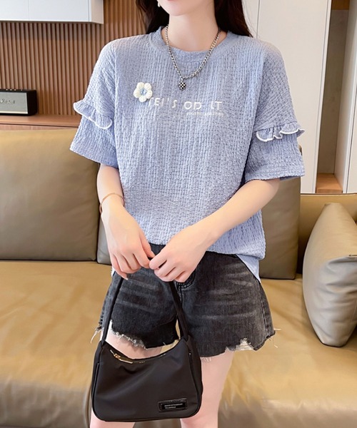 2ly2(トゥーリートゥー)の「さりげない可愛さ♪フリル&刺繍ロゴTシャツ(Tシャツ/カットソー・レディース・ブルー/アイボリー/ピンク/パープル・FREE)」の3枚目の写真