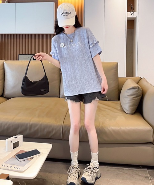 2ly2(トゥーリートゥー)の「さりげない可愛さ♪フリル&刺繍ロゴTシャツ(Tシャツ/カットソー・レディース・ブルー/アイボリー/ピンク/パープル・FREE)」の14枚目の写真