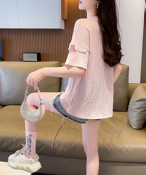 2ly2(トゥーリートゥー)の「さりげない可愛さ♪フリル&刺繍ロゴTシャツ(Tシャツ/カットソー・レディース・ブルー/アイボリー/ピンク/パープル・FREE)」の6枚目の写真