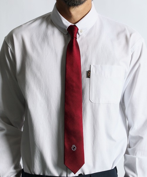 The DUFFER of ST.GEORGE（ザダファーオブセントジョージ）の「DUFFER ORIGINAL SOLID TIE：DUFFERオリジナル ソリッドタイ（ネクタイ・メンズ・グレー/ネイビー/バーガンディー・F）」の3枚目の写真