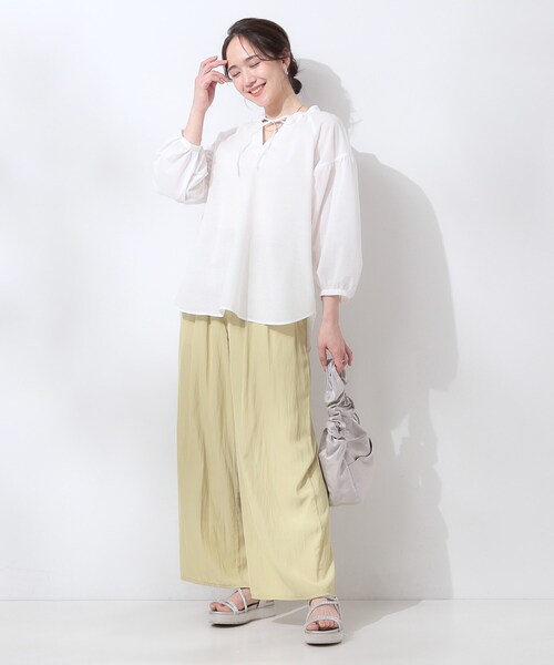 SHOO・LA・RUE（シューラルー）の「【洗える/S-LL/UV/吸水速乾】洗濯後しわになりにくいリネンブレンド ブラウス（シャツ/ブラウス・レディース・ホワイト/ピンク系/ライトイエロー系/ブルー系7・02/01/04/03）」の10枚目の写真