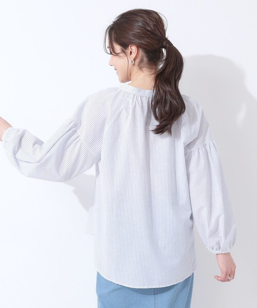 SHOO・LA・RUE（シューラルー）の「【洗える/S-LL/UV/吸水速乾】洗濯後しわになりにくいリネンブレンド ブラウス（シャツ/ブラウス・レディース・ホワイト/ピンク系/ライトイエロー系/ブルー系7・02/01/04/03）」の21枚目の写真