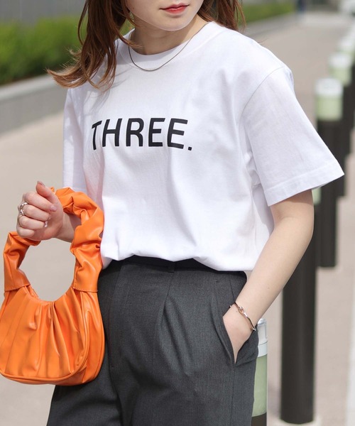 HER CLOSET(ハークローゼット)の「【UNIT CHESTコラボ】web限定/THREE Tシャツ WEB LIMITED THREE T-SHIRT (Tシャツ/カットソー・レディース・ブラック/ホワイト・S/M/L)」の3枚目の写真