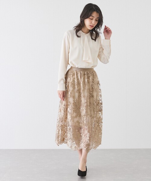 Jayro(ジャイロ)の「ボウタイブラウス(シャツ/ブラウス・レディース・ネイビー/ベージュ/ライトグレー/ホワイト・M)」の20枚目の写真