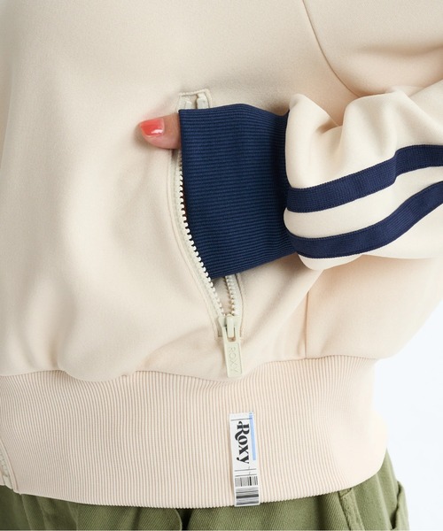 ROXY(ロキシー)の「CLEARED TO TAKE OFF /ロキシーワンポイントジャージトラックジャケット(ジャージ・レディース・ホワイト/チャコールグレー・LARGE/MEDIUM/SMALL)」の7枚目の写真