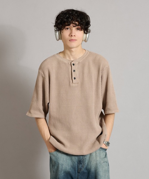 WETTEMPT（ウィテンプト）の「HENRY NECK PIGMENT WAFFLE TEE / ヘンリーネックピグメントワッフルT（Tシャツ/カットソー・メンズ・カーキ/グレー/チャコールグレー/ブラック/ベージュ/ネイビー・SMALL/MEDIUM/LARGE）」の5枚目の写真