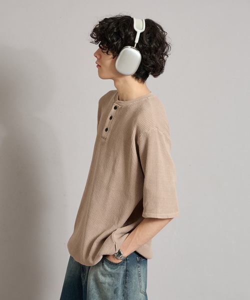 WETTEMPT（ウィテンプト）の「HENRY NECK PIGMENT WAFFLE TEE / ヘンリーネックピグメントワッフルT（Tシャツ/カットソー・メンズ・カーキ/グレー/チャコールグレー/ブラック/ベージュ/ネイビー・SMALL/MEDIUM/LARGE）」の16枚目の写真