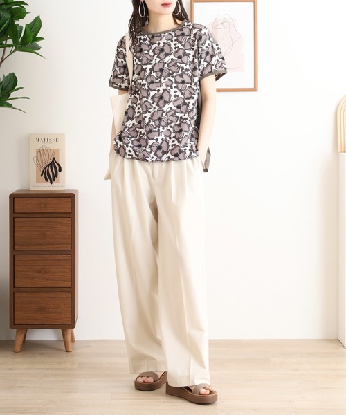 BRODIAEA(ブローディア)の「BRODIAEA リバティプリント半袖Tシャツ 大花柄×無地切り替えカットソー日本製(Tシャツ/カットソー・レディース・エメラルド/グレー/ワインレッド・40)」の7枚目の写真