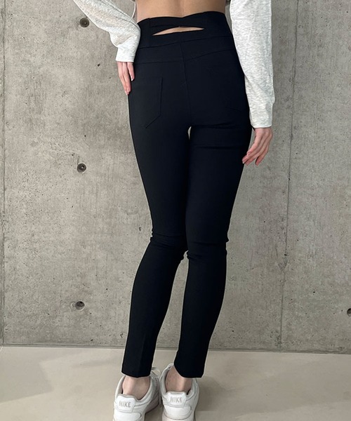 GLAMOROUS JANE(グラマラスジェーン)の「バッククロスハイウエストスキニーパンツ(その他パンツ・レディース・ブラック・L/M/S)」の12枚目の写真