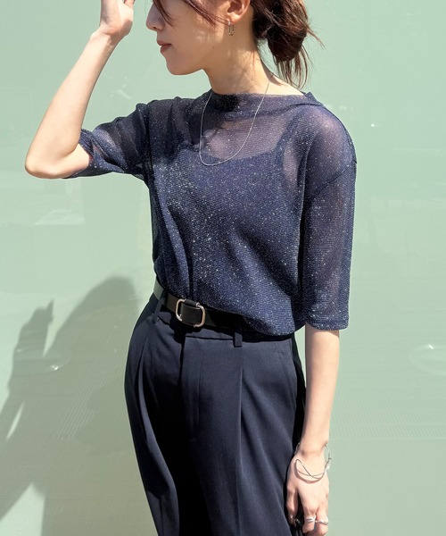 ISOOK（アイスー）の「【ISOOK / アイスー】シアーラメプチハイネックトップス / ラメトップス シアートップス オケージョン シアーT ブラウス スタンドカラー 半袖 夏服 夏トップス 春服 春トップス ZOZOTOWN限定（Tシャツ/カットソー・レディース・ネイビー/シャンパン/ブラック・FREE）」の13枚目の写真
