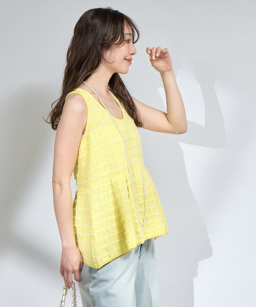 La boutique BonBon（ラブティックボンボン）の「【きれい目カジュアル】ツイードノースリペプラムニット（ベスト・レディース・ホワイト/イエロー・FREE）」の6枚目の写真