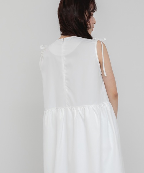 HEILIS(ヘイリス)の「ノースリーブギャザーロングワンピース/ノースリーブ 肩リボン ワンピース ミドル丈 ロング 夏服 春服 秋服 韓国 ノームコア カジュアル シティガール ホワイト ブラック 無地(ワンピース・レディース・ブラック/オフホワイト・FREE)」の19枚目の写真