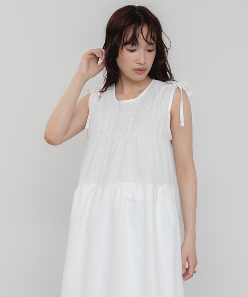 HEILIS(ヘイリス)の「ノースリーブギャザーロングワンピース/ノースリーブ 肩リボン ワンピース ミドル丈 ロング 夏服 春服 秋服 韓国 ノームコア カジュアル シティガール ホワイト ブラック 無地(ワンピース・レディース・ブラック/オフホワイト・FREE)」の20枚目の写真
