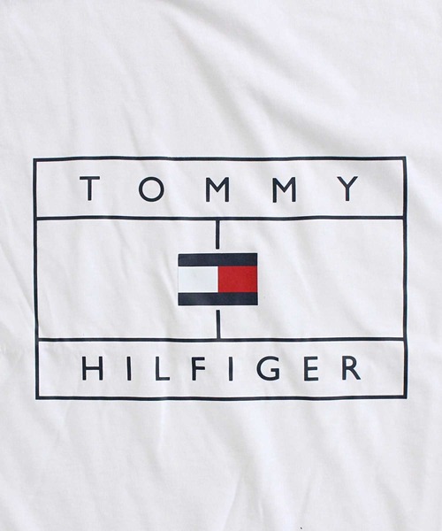 TOMMY HILFIGER(トミーヒルフィガー)の「フラッグモチーフグラフィッククルーネック Tシャツ(Tシャツ/カットソー・メンズ・ネイビー/ホワイト・M/L/XL)」の4枚目の写真