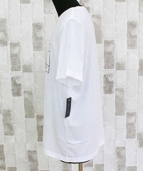 TOMMY HILFIGER(トミーヒルフィガー)の「フラッグモチーフグラフィッククルーネック Tシャツ(Tシャツ/カットソー・メンズ・ネイビー/ホワイト・M/L/XL)」の6枚目の写真