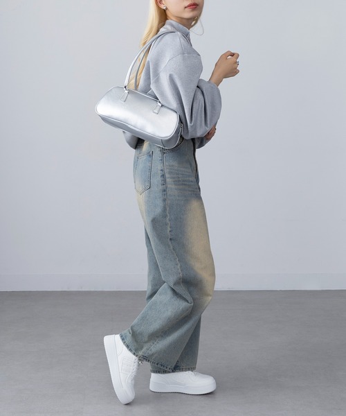 MAGASIN DE MODE Onjna(マガジンデモードオンジェナ )の「【MAGASIN DE MODE Onjna】PUレザー ロングハンドルボストンバッグ 横長 ワイド 韓国風 KNF-TP(ボストンバッグ・レディース・シルバー/ブラック/レッド・FREE)」の13枚目の写真