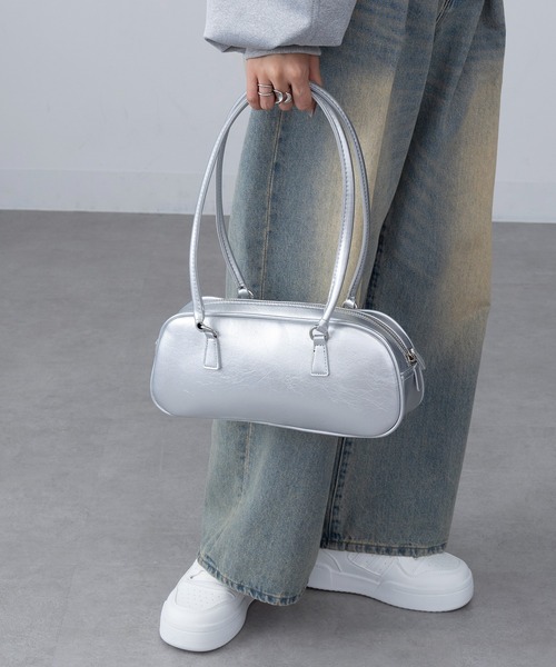 MAGASIN DE MODE Onjna(マガジンデモードオンジェナ )の「【MAGASIN DE MODE Onjna】PUレザー ロングハンドルボストンバッグ 横長 ワイド 韓国風 KNF-TP(ボストンバッグ・レディース・シルバー/ブラック/レッド・FREE)」の11枚目の写真