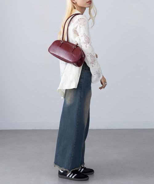 MAGASIN DE MODE Onjna(マガジンデモードオンジェナ )の「【MAGASIN DE MODE Onjna】PUレザー ロングハンドルボストンバッグ 横長 ワイド 韓国風 KNF-TP(ボストンバッグ・レディース・シルバー/ブラック/レッド・FREE)」の8枚目の写真
