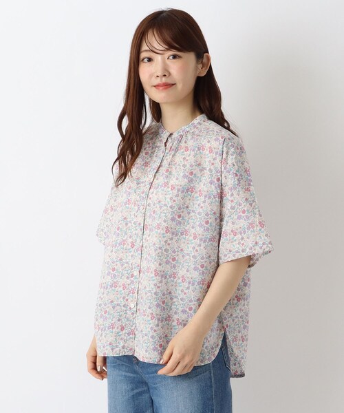 one'sterrace(ワンズテラス)の「綿ローンリップル 小花柄 6分袖ブラウス(シャツ/ブラウス・レディース・ブルー系その他7/アイボリー系8/ブラック系8・02)」の3枚目の写真