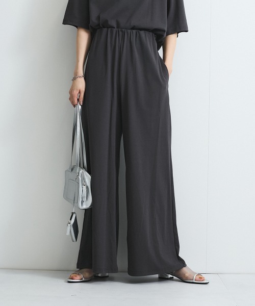 VICKY（ビッキー）の「【汗染み防止】フロントギャザーイージーパンツ≪セットアップ対応/洗濯機で洗える≫（その他パンツ・レディース・ブラック/オフホワイト/チャコールグレー・M）」の3枚目の写真