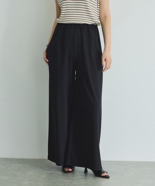 VICKY（ビッキー）の「【汗染み防止】フロントギャザーイージーパンツ≪セットアップ対応/洗濯機で洗える≫（その他パンツ・レディース・ブラック/オフホワイト/チャコールグレー・M）」の2枚目の写真