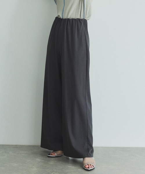 VICKY（ビッキー）の「【汗染み防止】フロントギャザーイージーパンツ≪セットアップ対応/洗濯機で洗える≫（その他パンツ・レディース・ブラック/オフホワイト/チャコールグレー・M）」の21枚目の写真