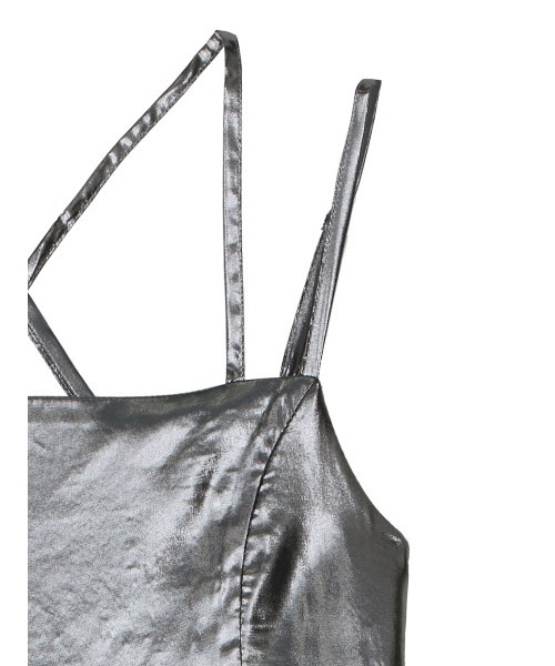 Ameri(アメリ)の「MEDI LEATHER LIKE VOLUME CAMI DRESS(ワンピース・レディース・シルバー/ベージュ/ブラック・SMALL/MEDIUM)」の21枚目の写真