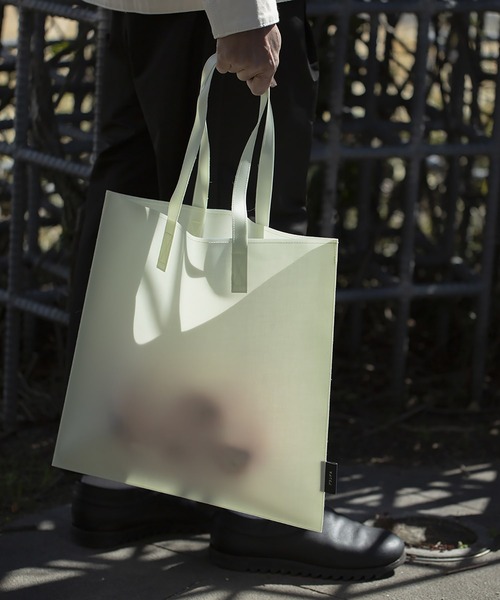 ABBEY MARKET(アビーマーケット)の「スケルトンフラットトート スクエア型/コットン×PVC【日本製】(トートバッグ・レディース・ホワイト/ブルー/ピンク/イエロー・FREE)」の3枚目の写真