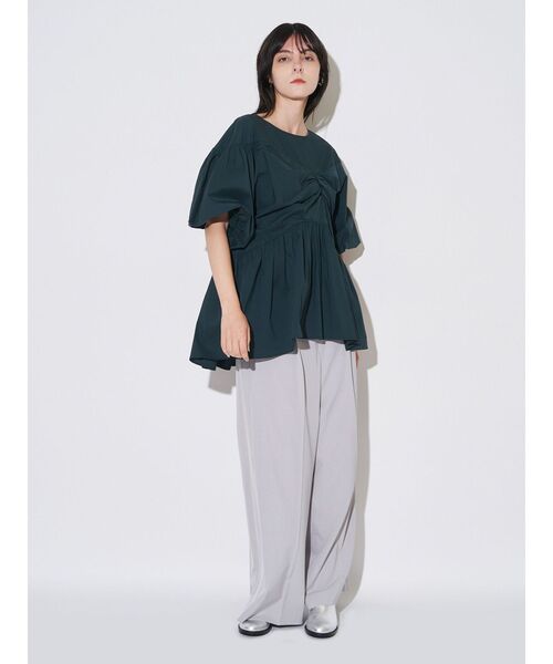 ELENDEEK(エレンディーク)の「ギャザーバルーンペプラムブラウス(シャツ/ブラウス・レディース・グリーン/ブラック/ライトブルー・FREE)」の22枚目の写真