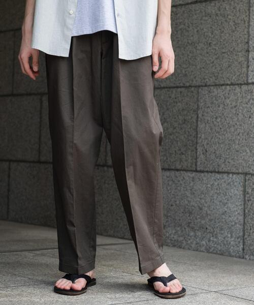 URBAN RESEARCH DOORS（アーバンリサーチドアーズ）の「コットンリネンマーセライズライトチノトラウザー（その他パンツ・メンズ・ネイビー/ベージュ/チャコールグレー・MEDIUM/LARGE）」の2枚目の写真