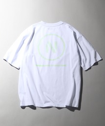 NUMERALS（ヌメラルズ）の「【NUMERALS】バックロゴプリントTEE（Tシャツ/カットソー）」