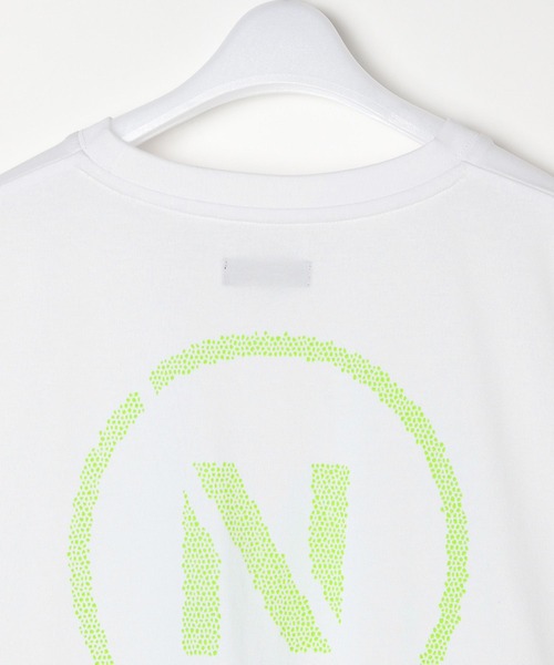 NUMERALS（ヌメラルズ）の「【NUMERALS】バックロゴプリントTEE（Tシャツ/カットソー・メンズ・オフホワイト/ブラック/パープル・MEDIUM/LARGE）」の14枚目の写真