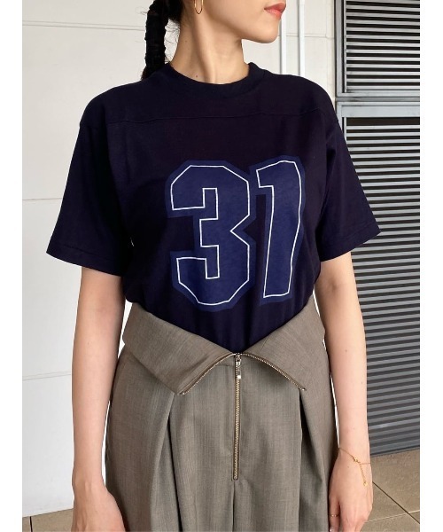 ESTNATION(エストネーション)の「J.B.ATTIRE / フットボール Tシャツ《ESTNATION EXCLUSIVE》(Tシャツ/カットソー・レディース・ネイビー・FREE)」の3枚目の写真