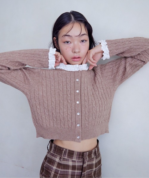 etre loin(エトルワン)の「Frilly cable knit cardigan(カーディガン/ボレロ・レディース・グレー/ブラック/モカ・M)」の3枚目の写真