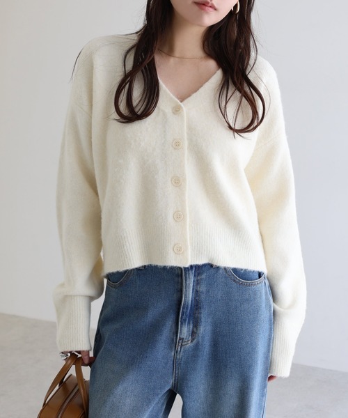 Freesia by andme(フリージアバイアンドミー)の「同色ストール付きリボン刺繍ニットカーディガン(カーディガン/ボレロ・レディース・アイボリー/チャコールグレー/ピンク/ベージュ・M)」の2枚目の写真