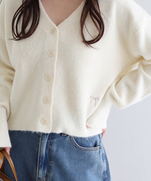 Freesia by andme(フリージアバイアンドミー)の「同色ストール付きリボン刺繍ニットカーディガン(カーディガン/ボレロ・レディース・アイボリー/チャコールグレー/ピンク/ベージュ・M)」の13枚目の写真