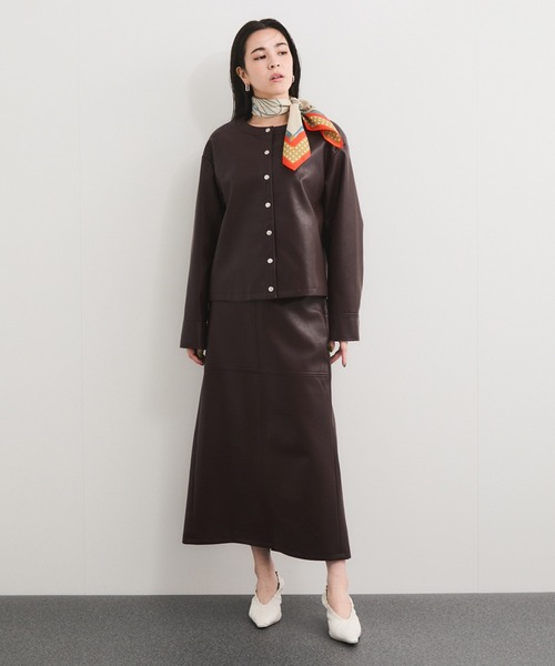 le cercle ADAM ET ROPE'(ルセルクルアダムエロペ)の「シンセティックレザースカート/セットアップ対応(スカート・レディース・キナリ/ダークブラウン/ブラック・FREE)」の7枚目の写真